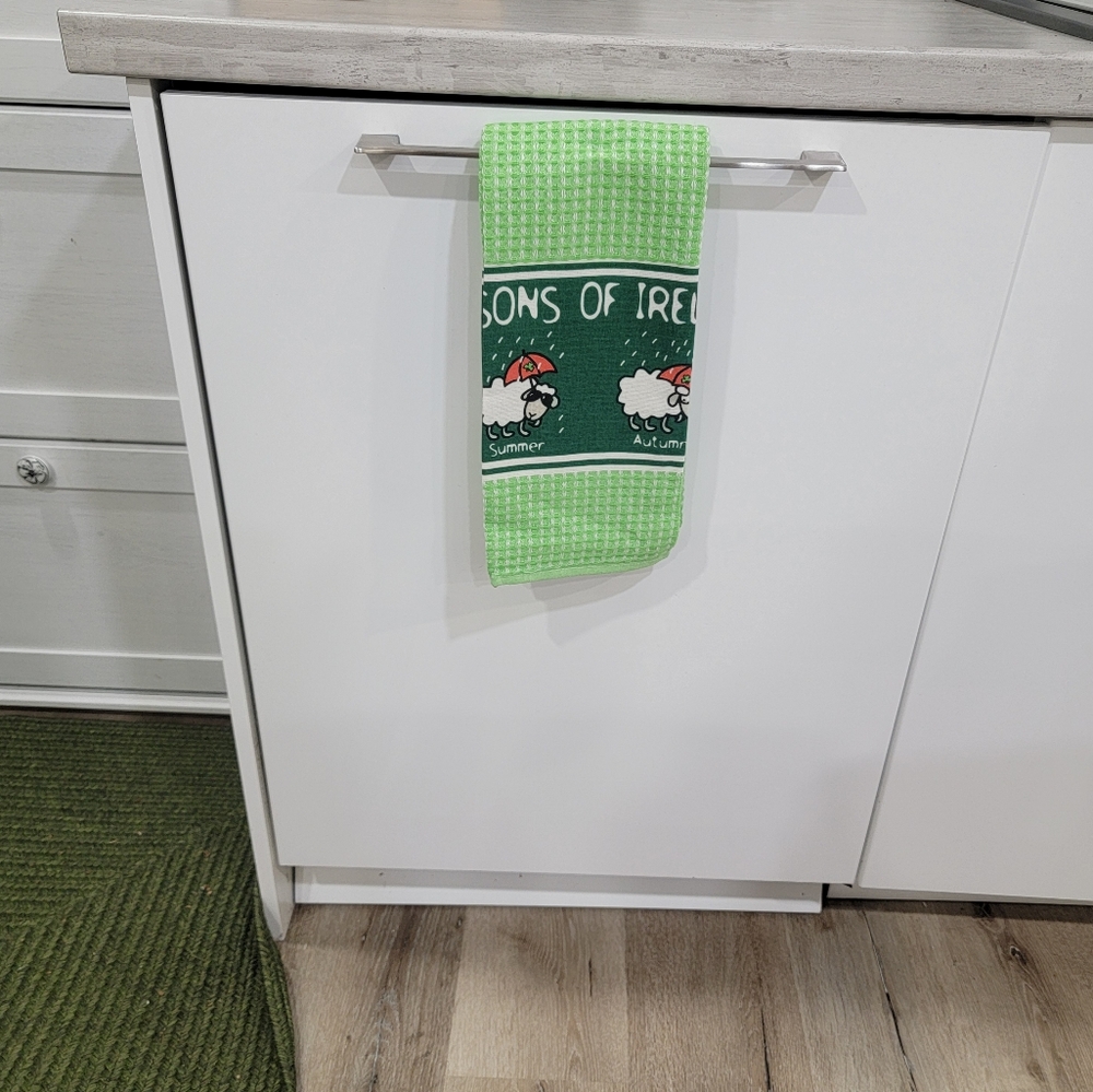 NWT Enchanting Ireland Sheep Tea Towel Oven Mitt Pot Holder Combo Irish … - Picture 3 of 15